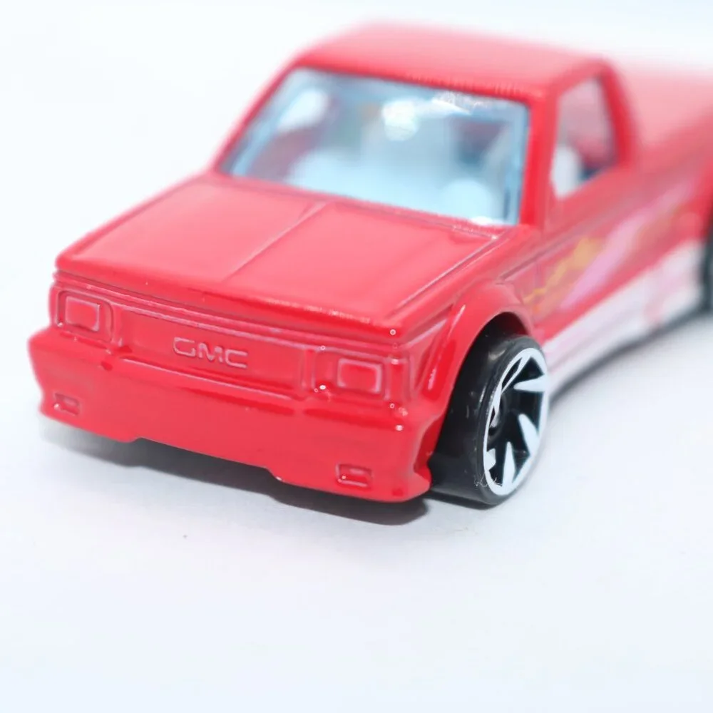 Hot Wheels 1991 GMC truck custom keychain